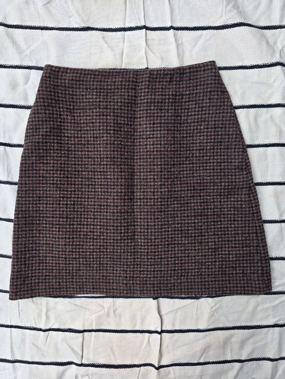 Uniqlo Houndstooth Plaid Wool Mini Skirt